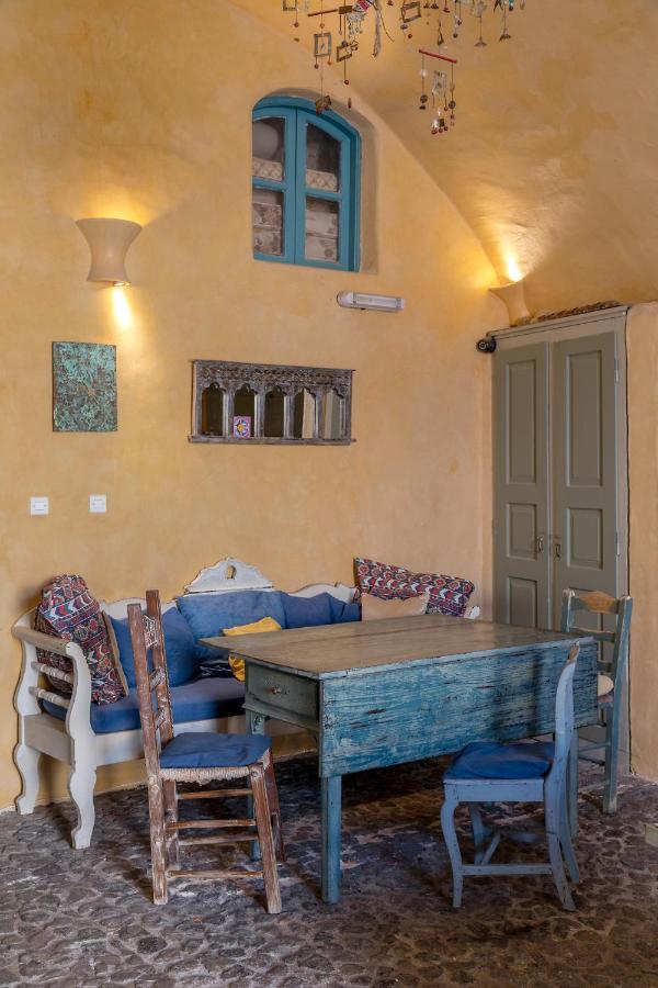 Caveland Hostel Karterados  Ngoại thất bức ảnh