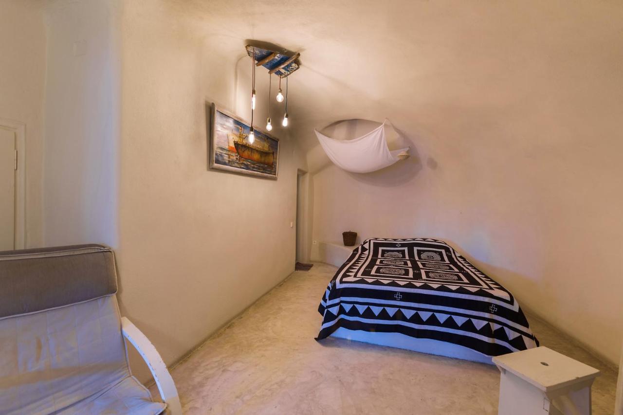 Caveland Hostel Karterados  Ngoại thất bức ảnh
