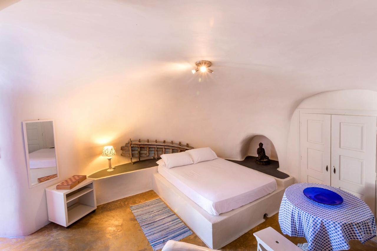Caveland Hostel Karterados  Ngoại thất bức ảnh