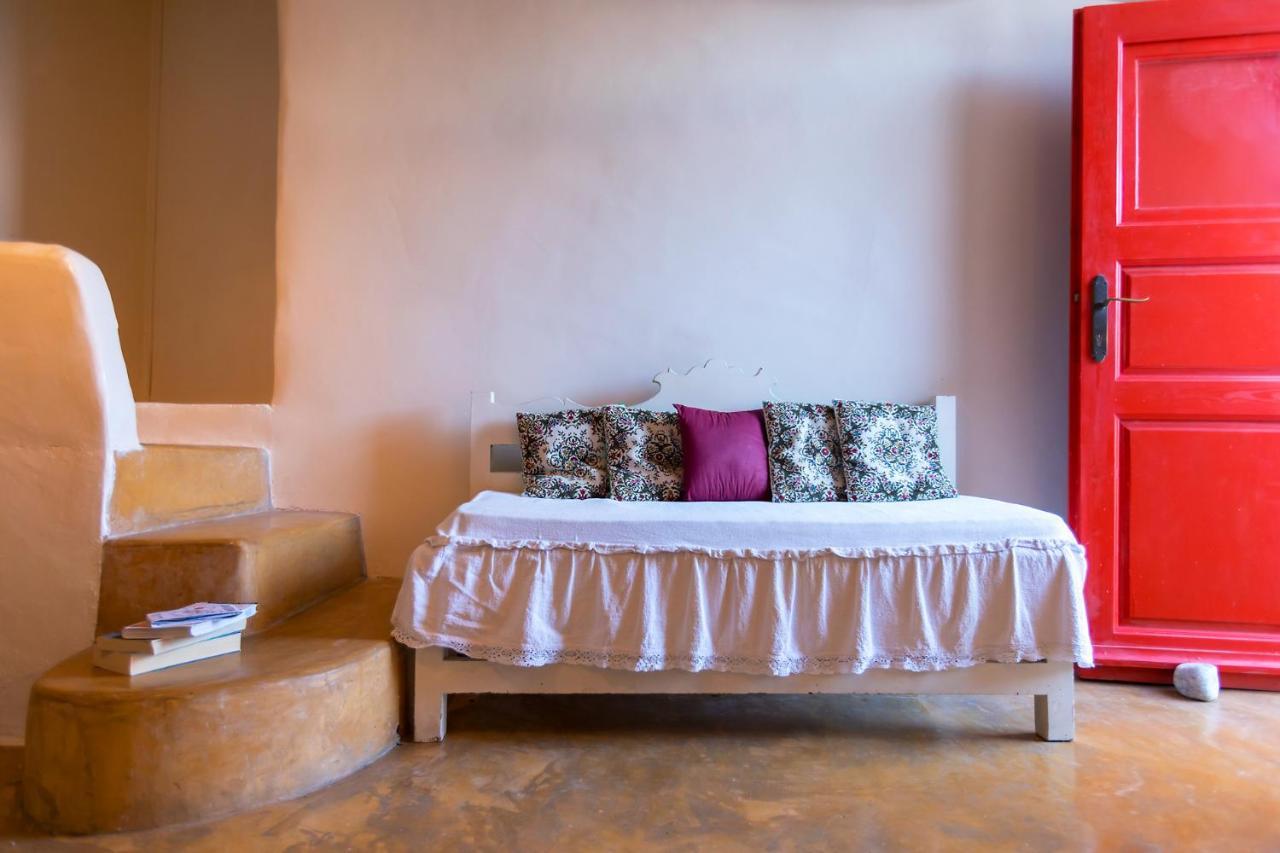 Caveland Hostel Karterados  Ngoại thất bức ảnh