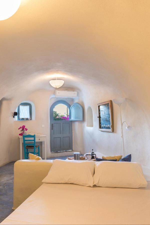 Caveland Hostel Karterados  Ngoại thất bức ảnh